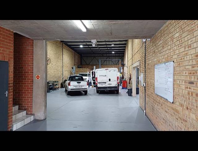 INDUSTRIAL PROPERTY TO RENT IN HENNOPSPARK